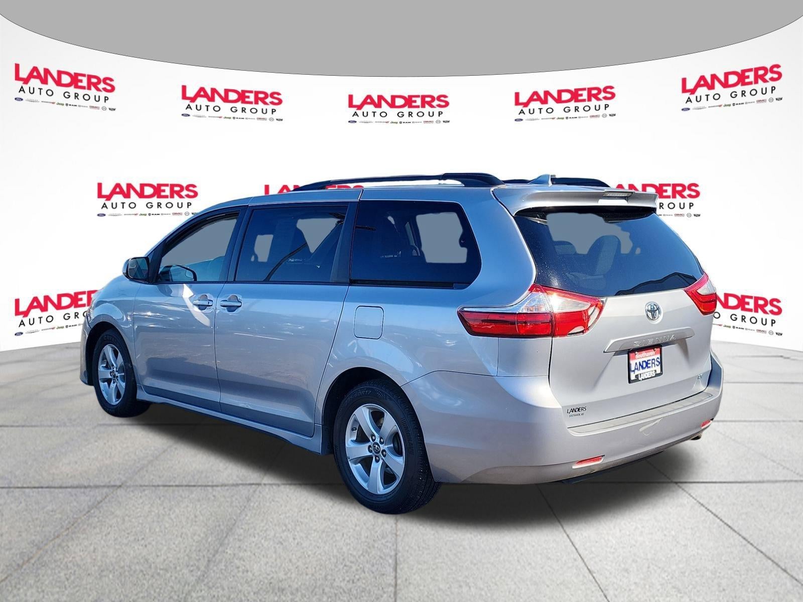 2018 Toyota Sienna LE FWD 8-Passenger (Natl)