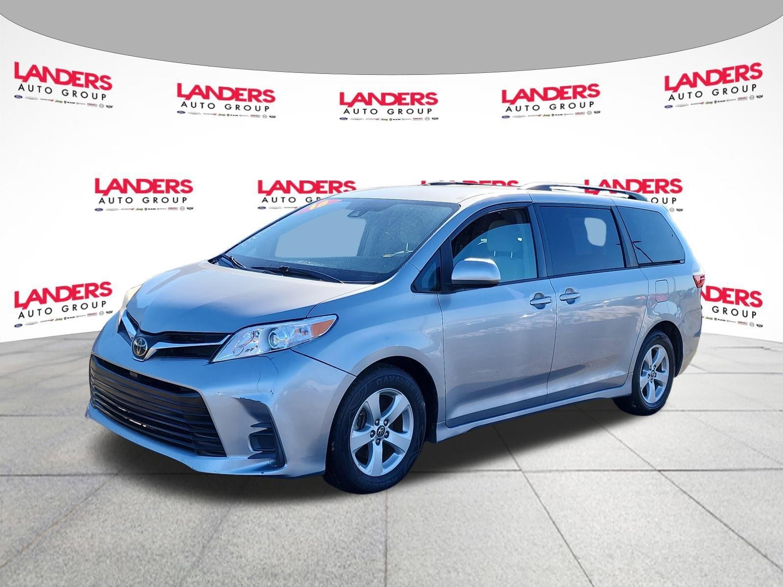 2018 Toyota Sienna LE FWD 8-Passenger (Natl)