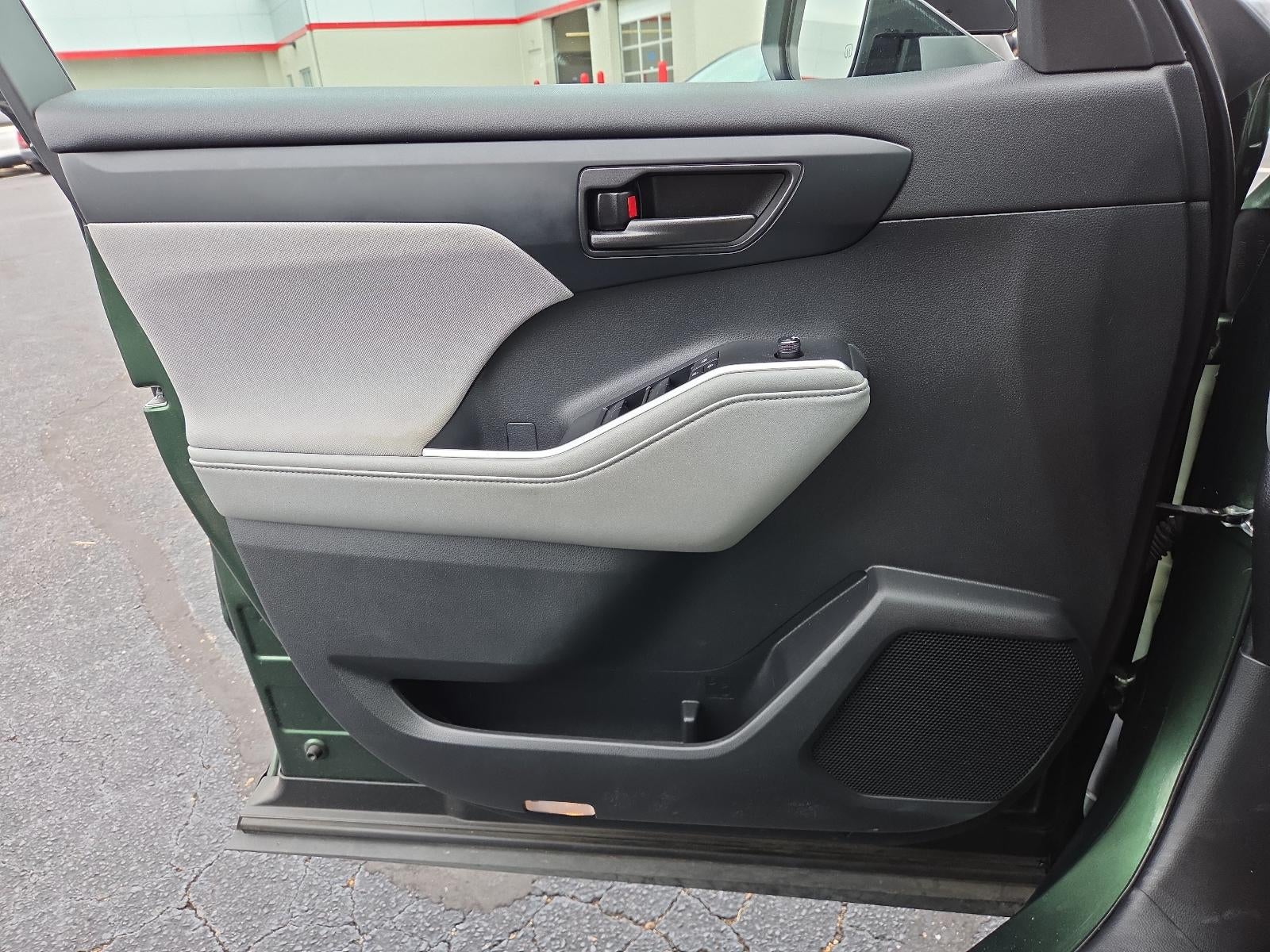 2023 Toyota Highlander Hybrid LE FWD (Natl)