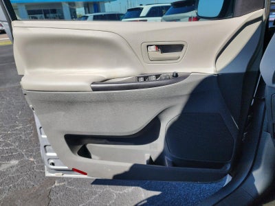 2016 Toyota Sienna 5dr 7-Pass Van L FWD (Natl)