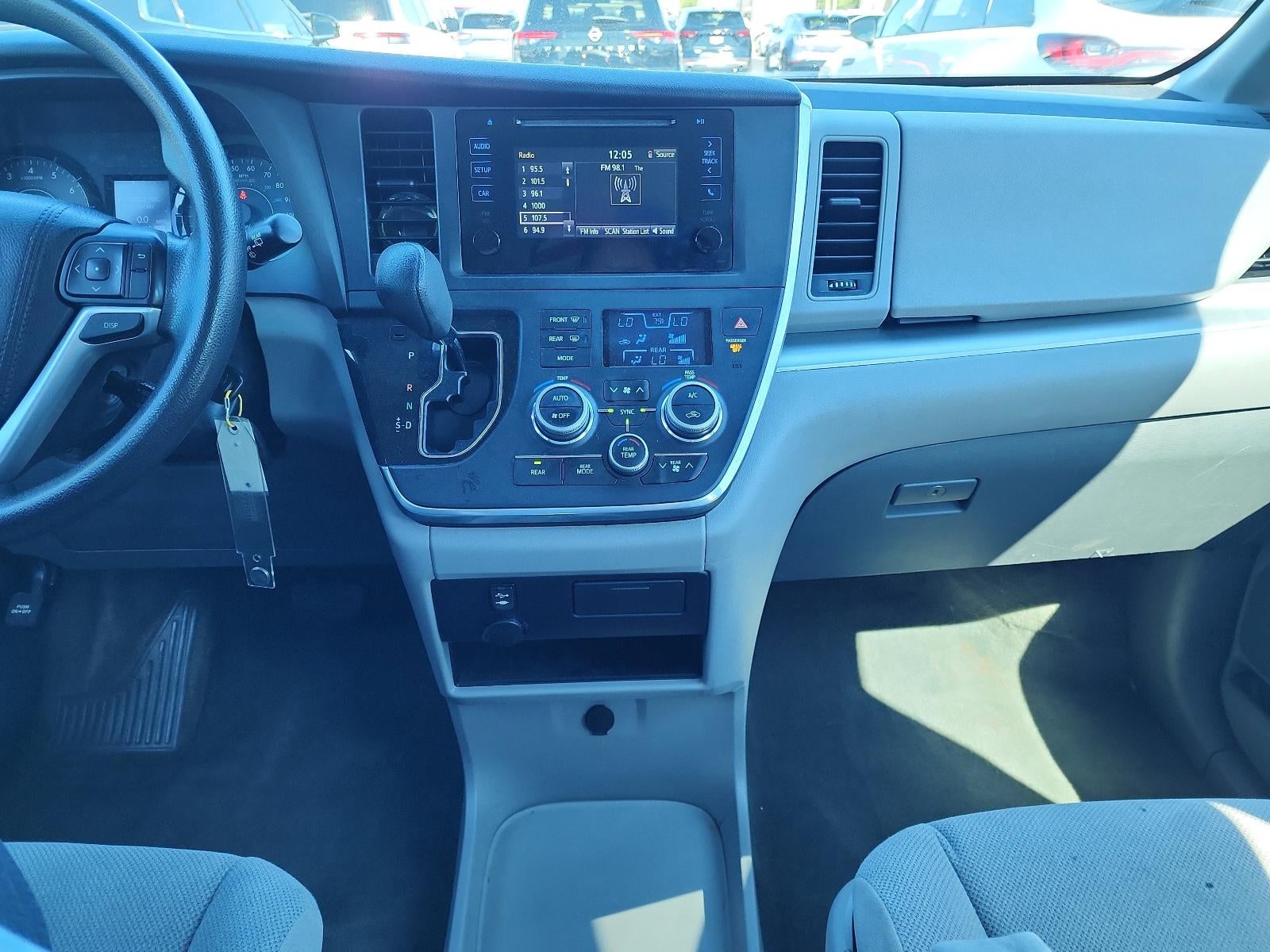 2016 Toyota Sienna 5dr 7-Pass Van L FWD (Natl)