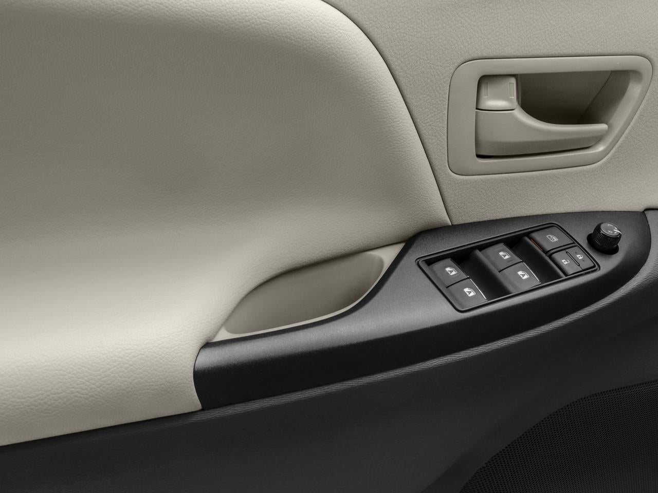 2016 Toyota Sienna 5dr 7-Pass Van L FWD (Natl)