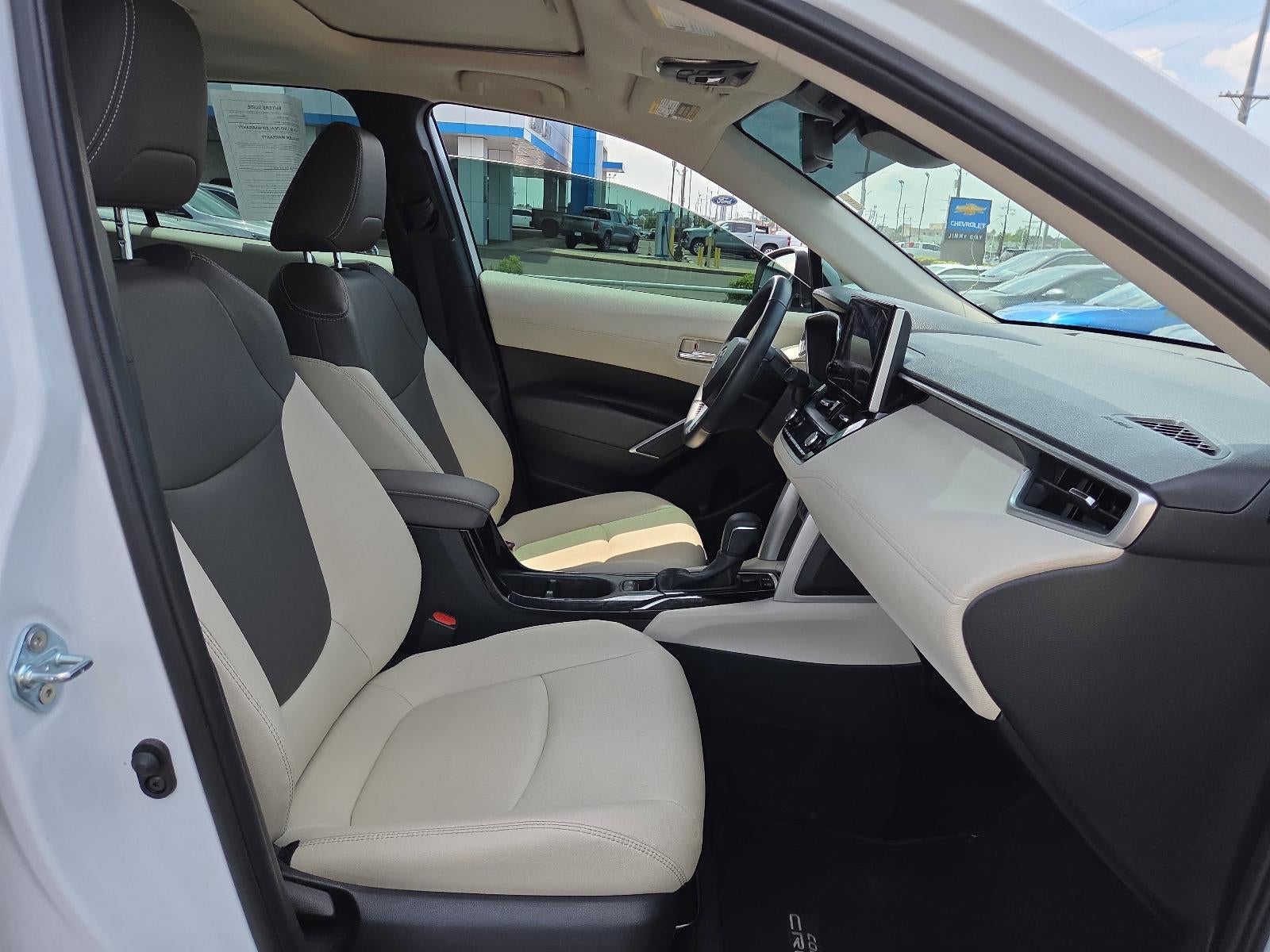 2024 Toyota Corolla Cross XLE 2WD (Natl)