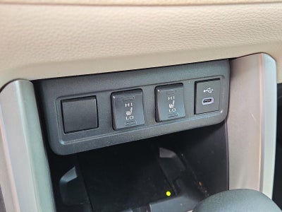 2024 Toyota Corolla Cross XLE 2WD (Natl)
