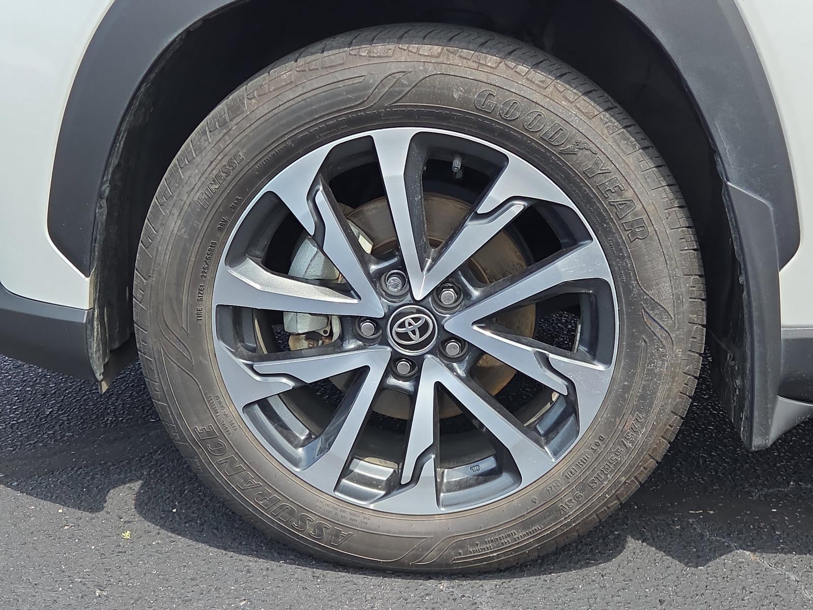 2024 Toyota Corolla Cross XLE 2WD (Natl)