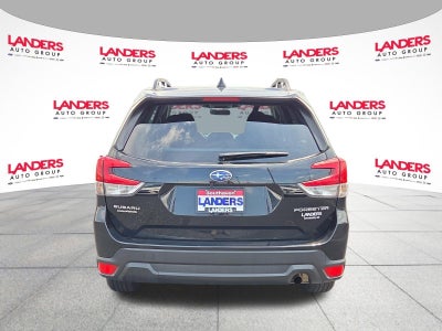 2023 Subaru Forester Premium CVT
