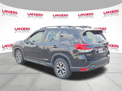 2023 Subaru Forester Premium CVT