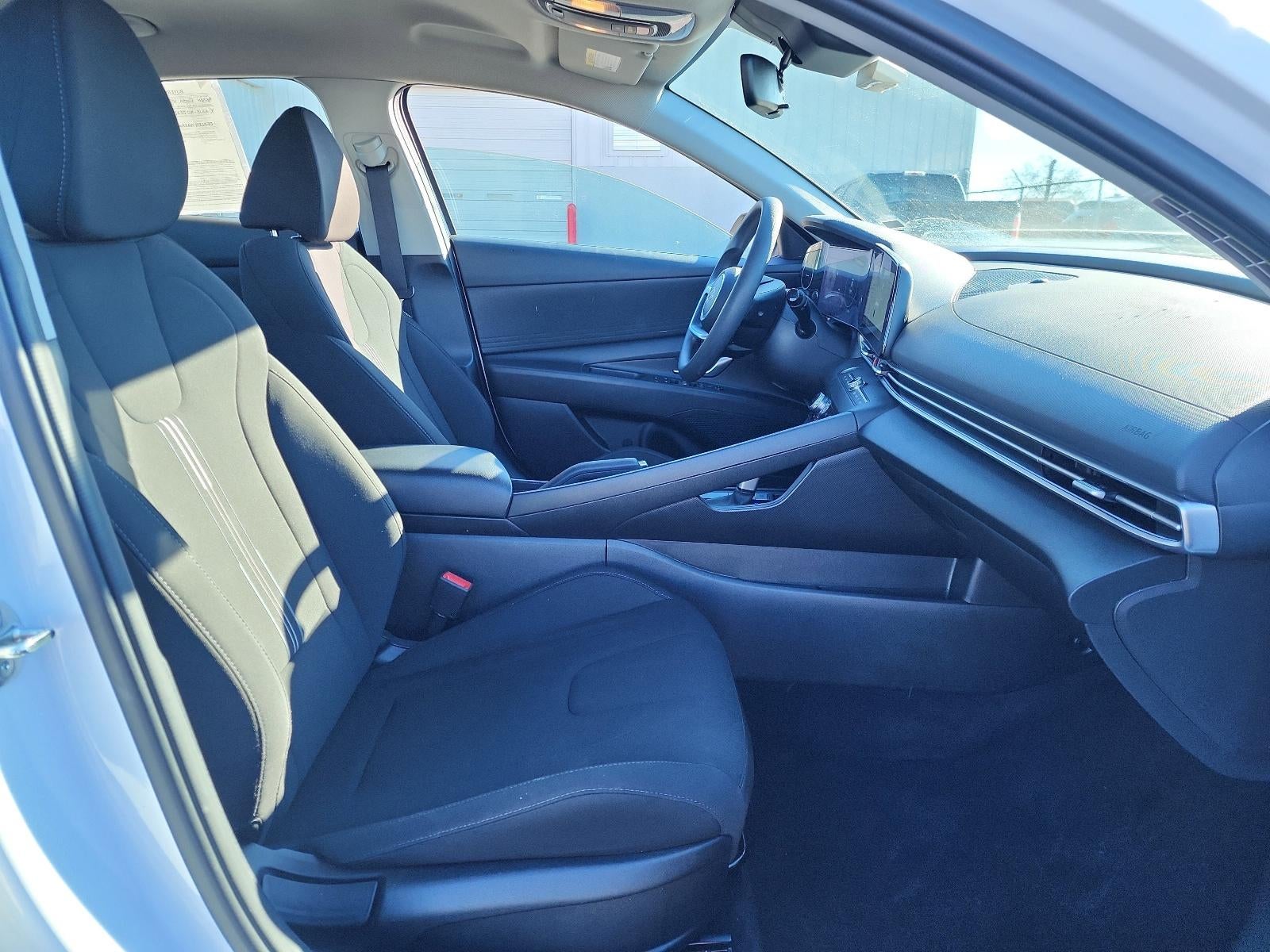 2024 Hyundai ELANTRA SEL IVT