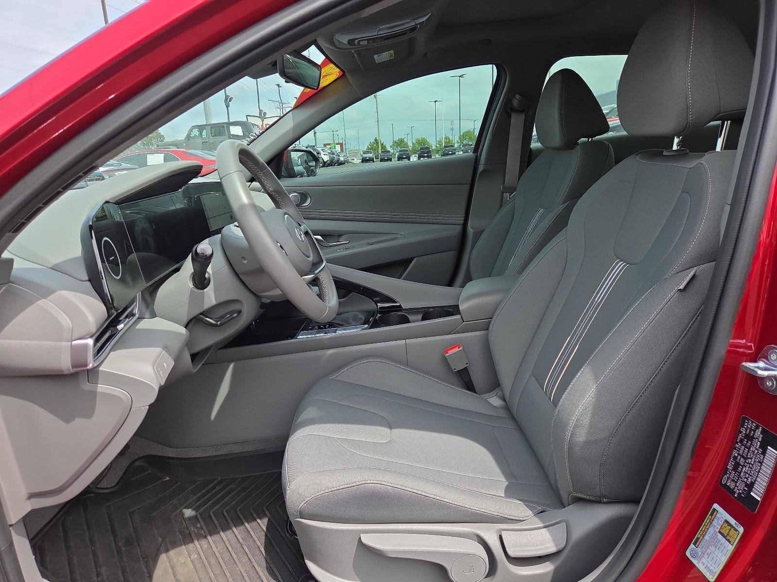 2025 Hyundai ELANTRA SEL Convenience IVT