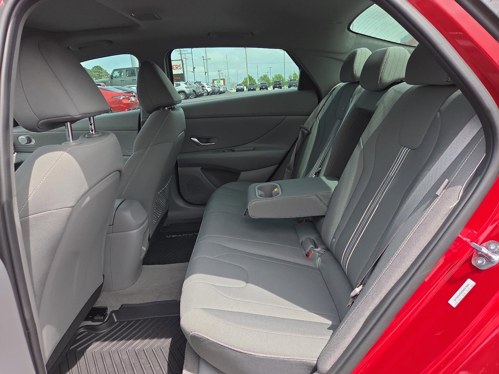 2025 Hyundai ELANTRA SEL Convenience IVT