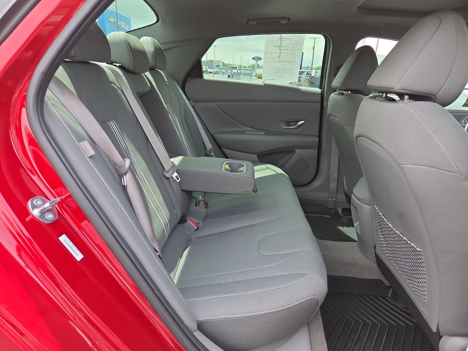 2025 Hyundai ELANTRA SEL Convenience IVT