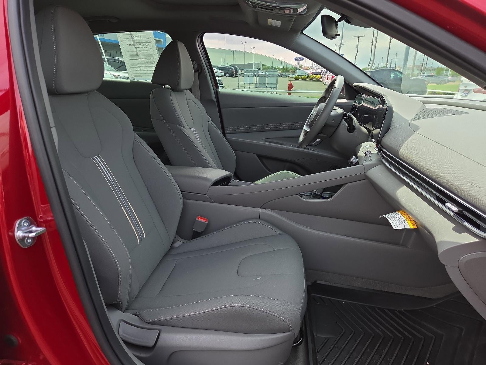 2025 Hyundai ELANTRA SEL Convenience IVT
