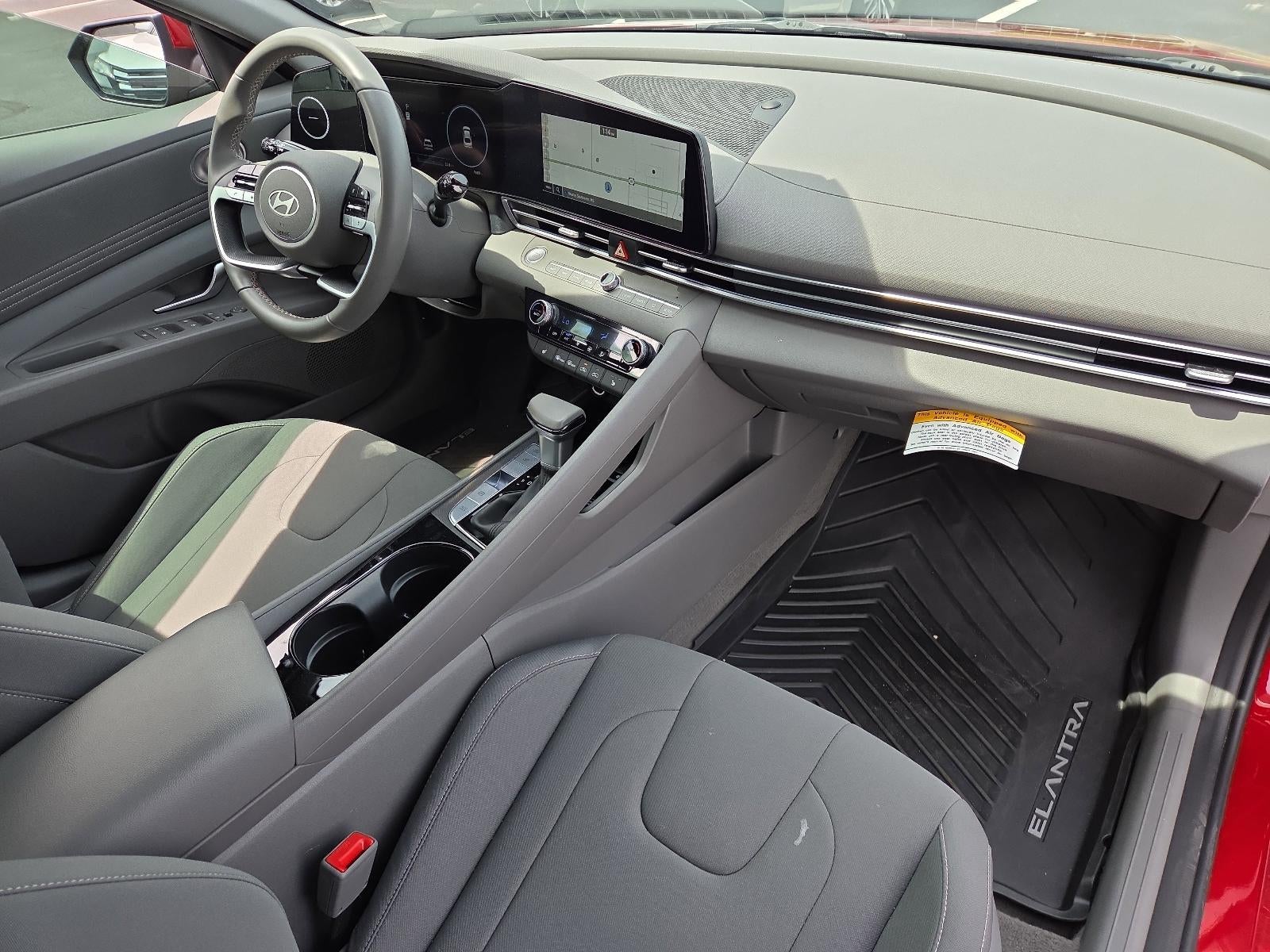 2025 Hyundai ELANTRA SEL Convenience IVT