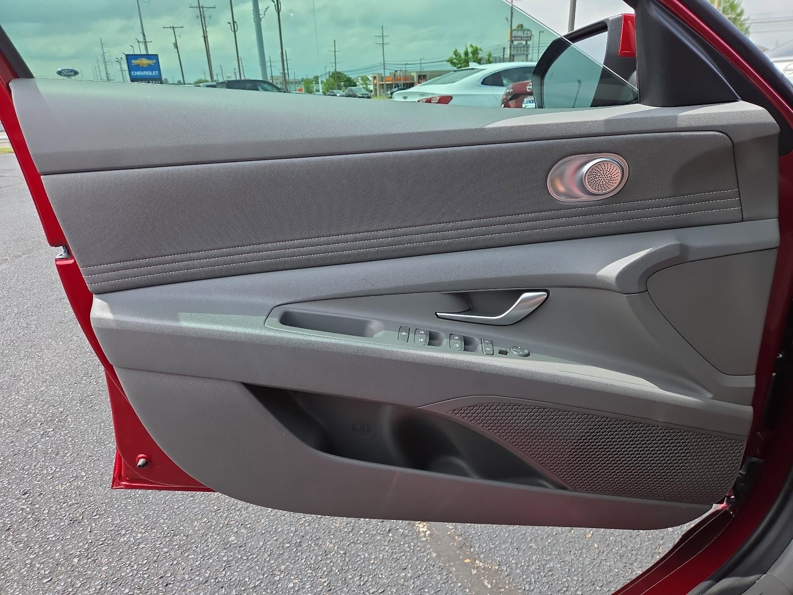 2025 Hyundai ELANTRA SEL Convenience IVT