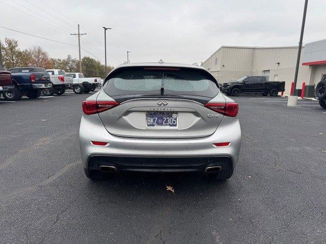 2017 INFINITI QX30 Premium FWD
