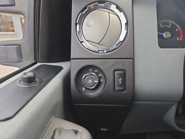 2012 Ford Super Duty F-250 SRW 4WD Crew Cab 6-3/4 Ft Box XL