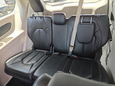 2023 Chrysler Pacifica Touring L FWD