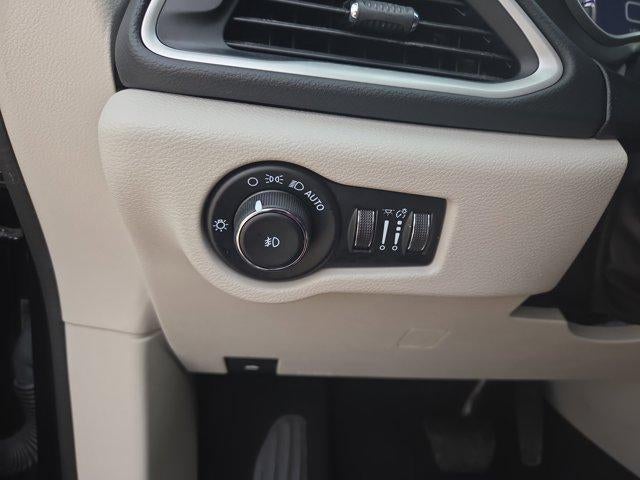 2023 Chrysler Pacifica Touring L FWD