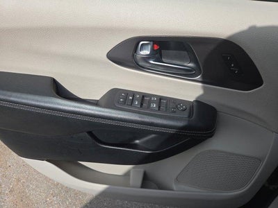 2023 Chrysler Pacifica Touring L FWD