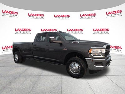 2024 RAM 3500 Tradesman 4x4 Crew Cab 8' Box