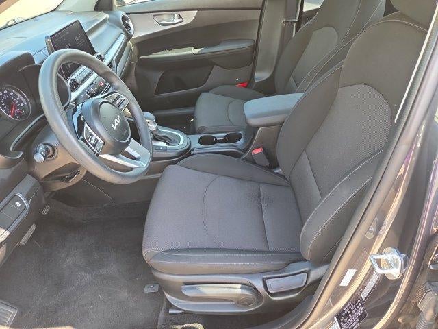 2023 Kia Forte LXS IVT