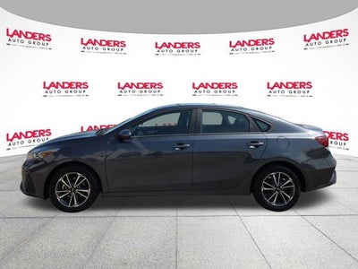 2023 Kia Forte LXS IVT