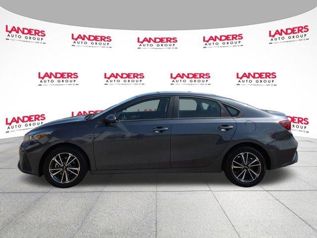 2023 Kia Forte LXS IVT