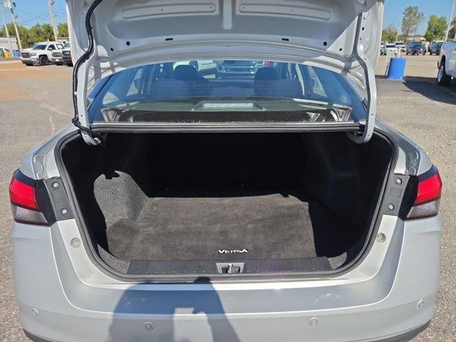 2021 Nissan Versa SV CVT