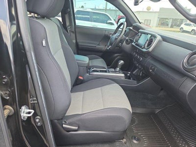 2022 Toyota Tacoma 4WD 4WD SR Double Cab 5' Bed V6 AT (GS)