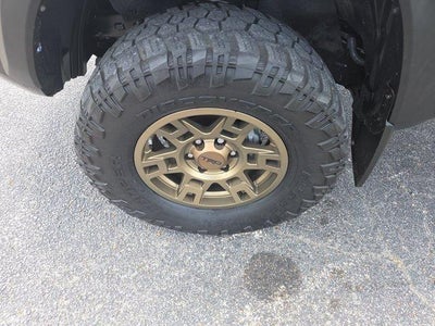 2022 Toyota Tacoma 4WD 4WD SR Double Cab 5' Bed V6 AT (GS)