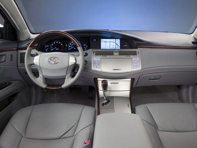 2010 Toyota Avalon 4dr Sdn XL (Natl)