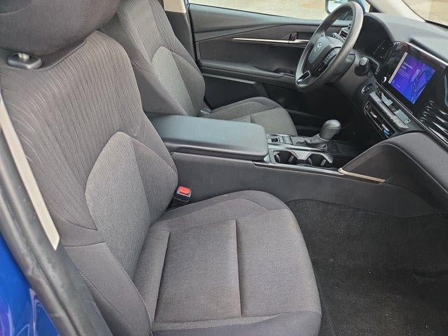 2025 Toyota Camry LE (SE)