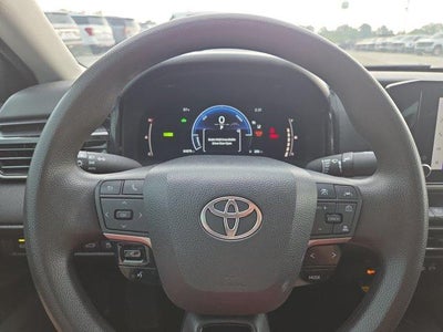 2025 Toyota Camry LE (SE)