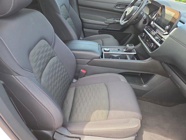 2024 Nissan Pathfinder SV 4WD