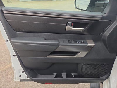 2022 Toyota Tundra 2WD 2WD SR5 CrewMax 5.5' Bed (SE)