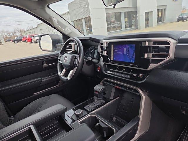 2022 Toyota Tundra 2WD 2WD SR5 CrewMax 5.5' Bed (SE)