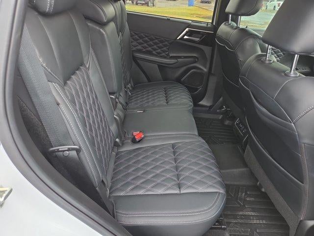 2024 Mitsubishi Outlander SEL FWD
