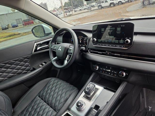 2024 Mitsubishi Outlander SEL FWD