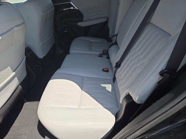 2025 Mitsubishi Outlander SEL FWD