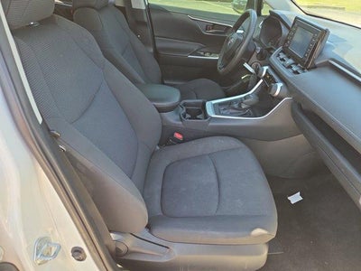 2019 Toyota RAV4 LE FWD (GS)