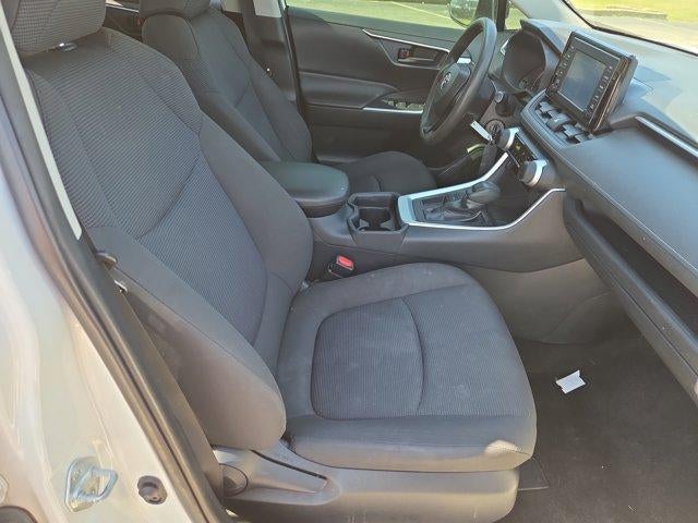 2019 Toyota RAV4 LE FWD (GS)