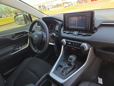 2019 Toyota RAV4 LE FWD (GS)