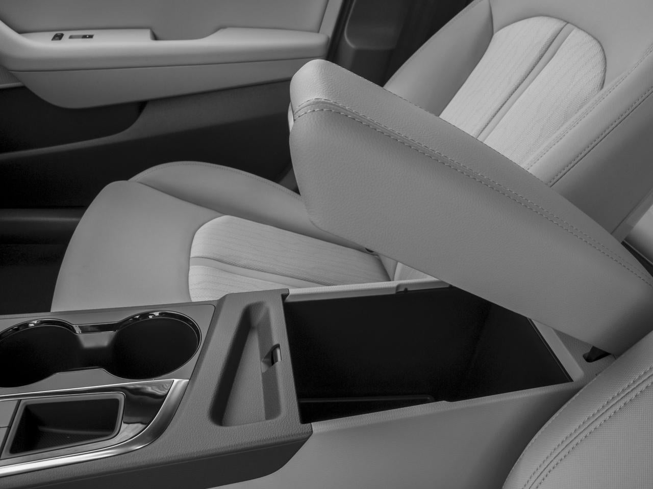 2016 Hyundai SONATA Hybrid 4dr Sdn SE